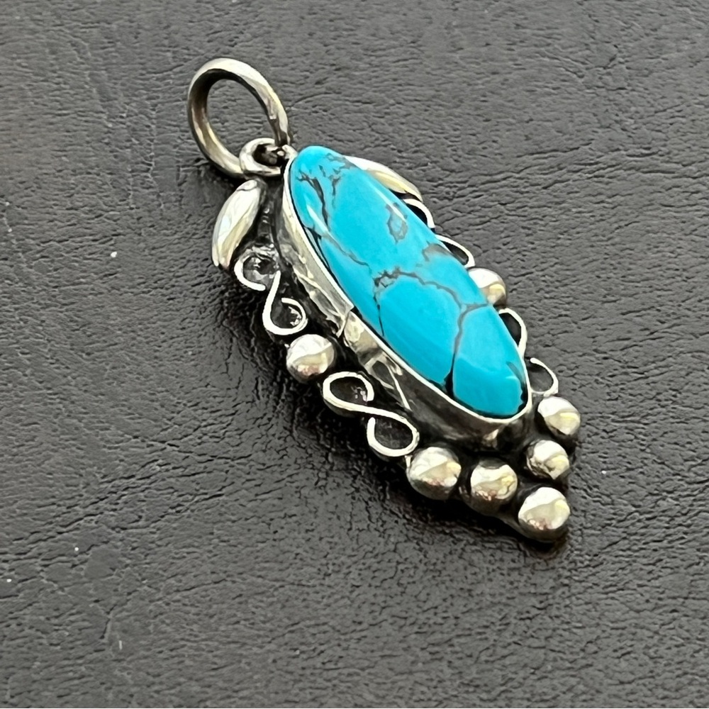 Vintage Mexican Sterling silver turquoise pendant - Picture 5 of 10